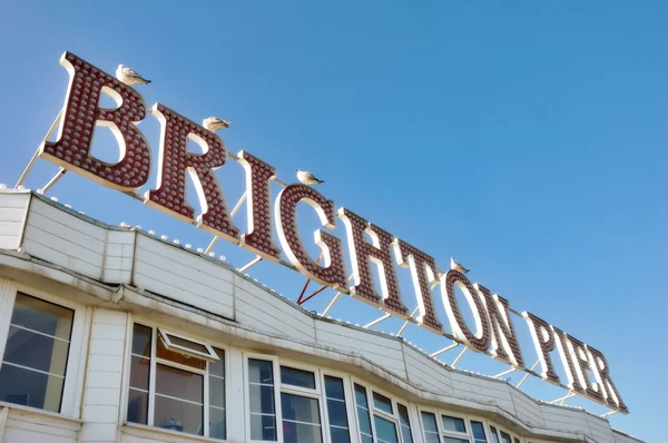 Brighton pier işareti — Stok fotoğraf