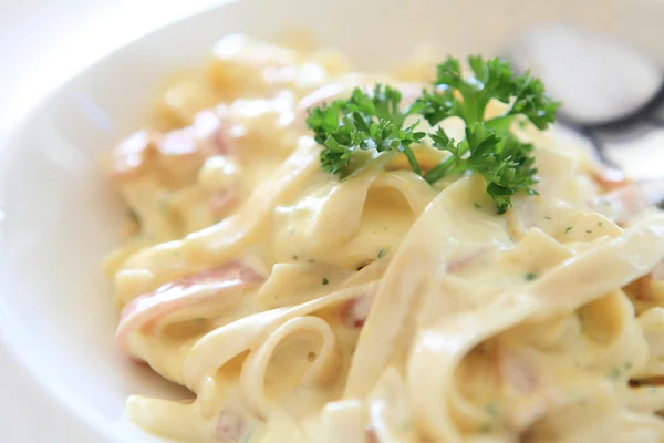 Spaghetti Carbonara with bacon and cheese — Stock Photo, Image