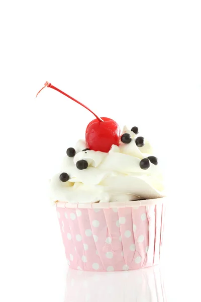 Cupcake isoliert in weißem Hintergrund — Stockfoto