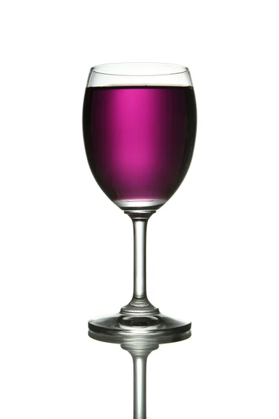 흰 배경에 분리되어 있는 적포도주 잔 — 스톡 사진