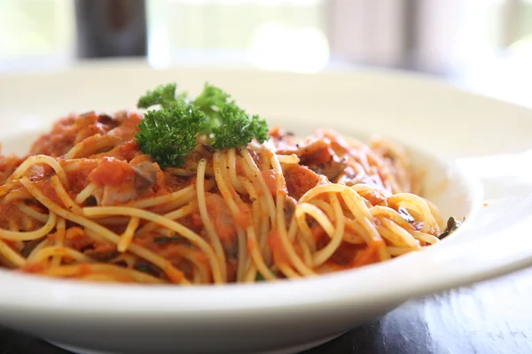 Espaguete com molho de carne de tomate — Fotografia de Stock
