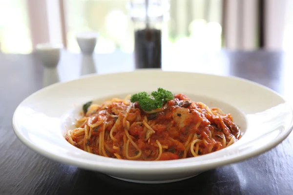 Espaguetis con salsa de carne de tomate —  Fotos de Stock
