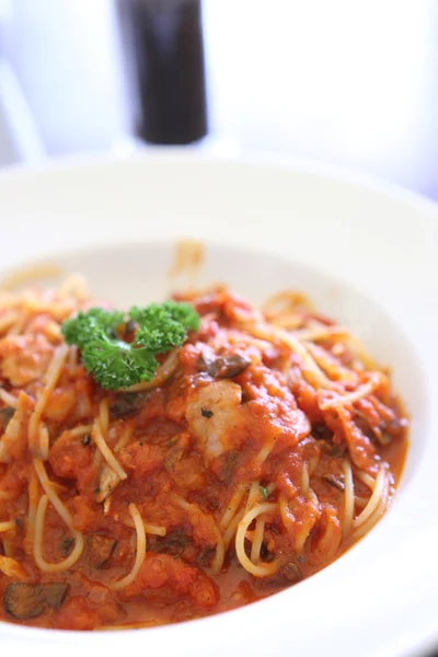 Espaguetis con salsa de carne de tomate —  Fotos de Stock