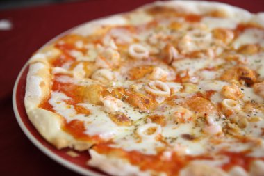 Pizza deniz ürünleri