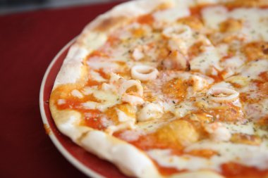 Pizza deniz ürünleri