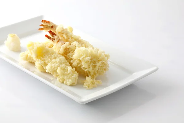 Tempura Японская еда на белом фоне — стоковое фото