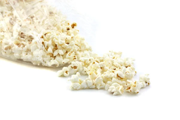 Popcorn isolato su sfondo bianco — Foto Stock