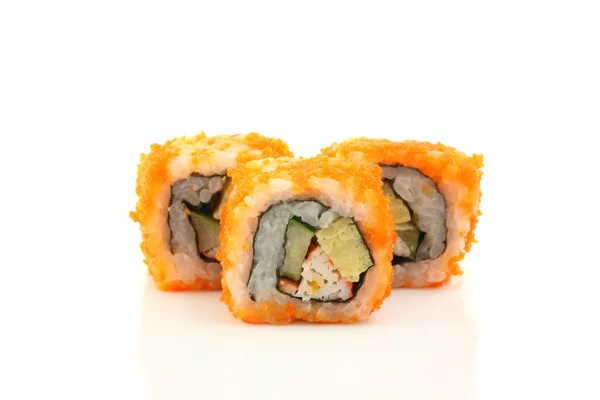 Sushi kalifornische Rolle isoliert auf weißem Hintergrund — Stockfoto