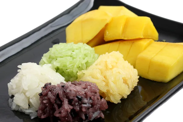 Mango s rýží dezert izolován v bílém pozadí — Stock fotografie