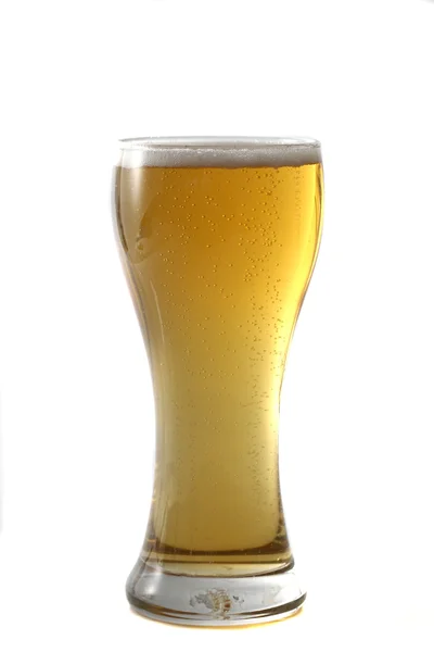 Bier isoliert auf weißem Hintergrund — Stockfoto
