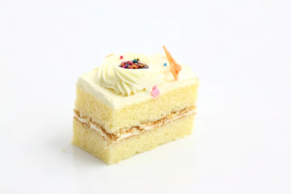 白い背景で隔離のケーキ — ストック写真