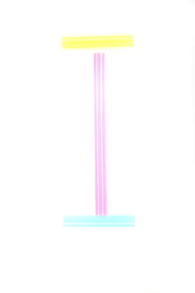 Алфавит I, разноцветная солома — стоковое фото