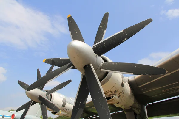 Oude vliegtuig motor — Stockfoto