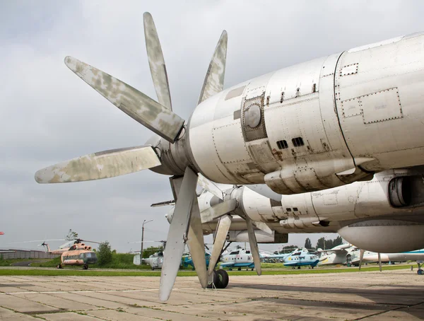 Eski uçak motoru — Stok fotoğraf