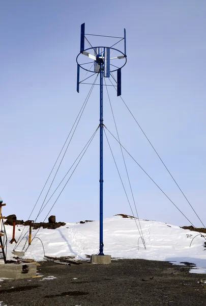 Место сотовой связи где-нибудь в Арктике — стоковое фото