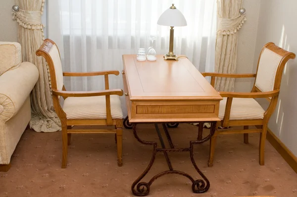 Stůl a židle — Stock fotografie