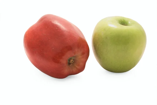 Dwa jabłka odizolowane na białym tle — Zdjęcie stockowe