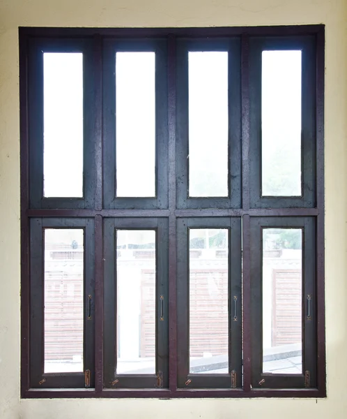 Quadro de janela residencial — Fotografia de Stock