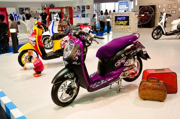 Honda Scoopy-i motoros — Stock Fotó
