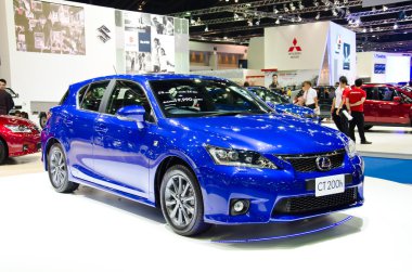 Lexus ct200h araba