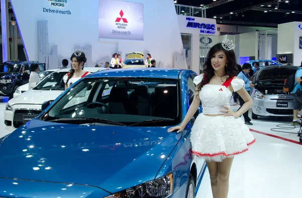 Mitsubishi auto met niet-geïdentificeerde model — Stockfoto