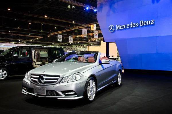 Mercedes-Benz e250 cgl car — Stockfoto