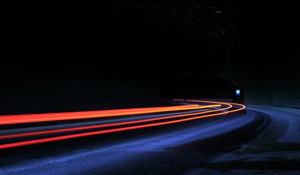 トンネル内車光の道 — ストック写真