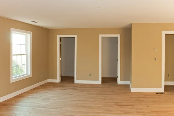 Zupełnie nowe wnętrze domu pokój — Zdjęcie stockowe