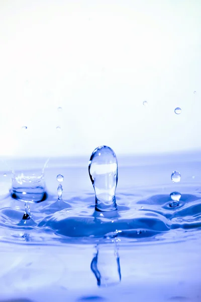 Gotas de agua azul — Foto de Stock
