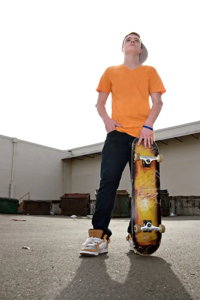 Skateboarder adolescente — Foto Stock