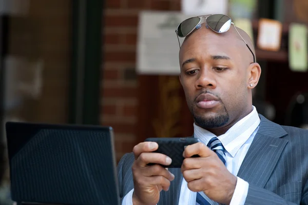 Business Man Working Wirelessly and Mobile — Stock Photo, Image