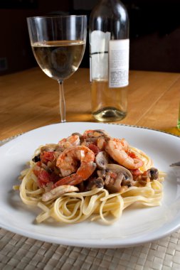 karides scampi linguine ile