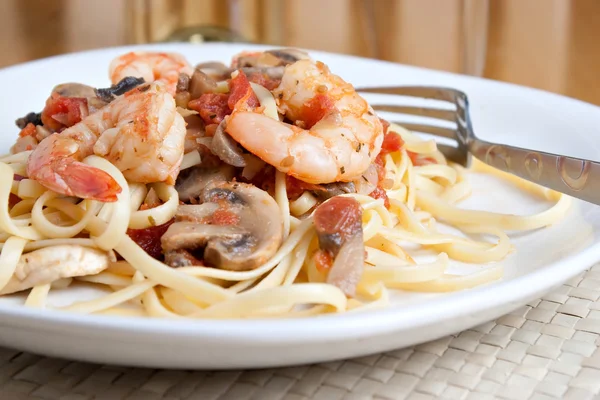 Shrimp Pasta Dish — Stock Photo, Image