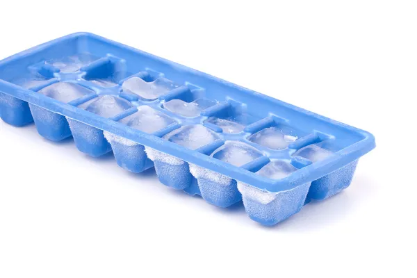 Mrożone ice cube zasobnika — Zdjęcie stockowe
