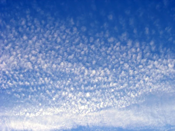Nuvens sussurradas — Fotografia de Stock