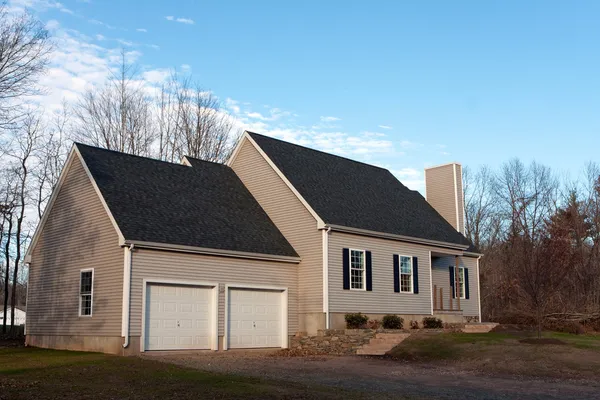 Newly Constructed Home with Two Car Garage — Stock Photo, Image