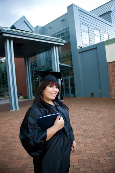 그녀의 졸업장과 대학원 — 스톡 사진