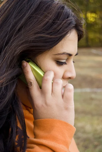 Mobiele telefoongesprek — Stockfoto