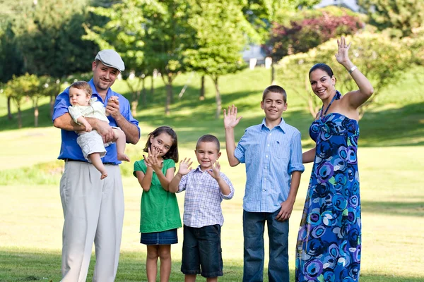 Happy Waving Family — Stock Photo, Image