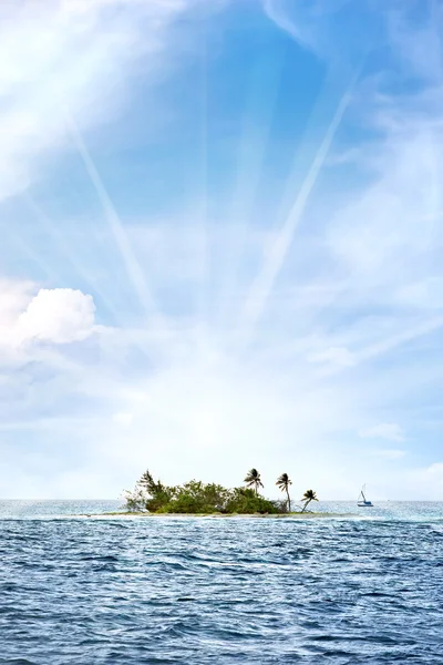 Issız bir tropik ada — Stok fotoğraf
