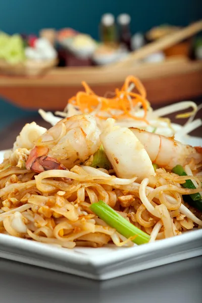 Skaldjur pad thai maträtt — Stockfoto