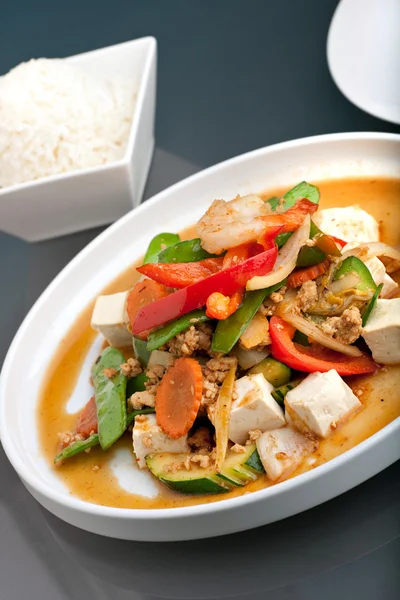 Thailändisches Essen und Jasminreis — Stockfoto