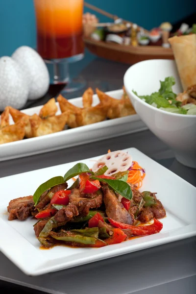 Comida tailandesa recién preparada — Foto de Stock