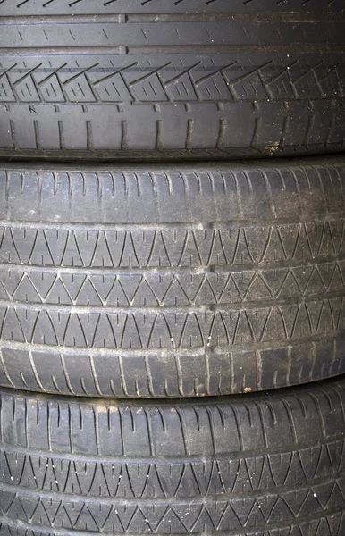 Pila de neumáticos — Foto de Stock