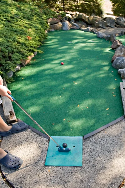Gra w mini golfa — Zdjęcie stockowe