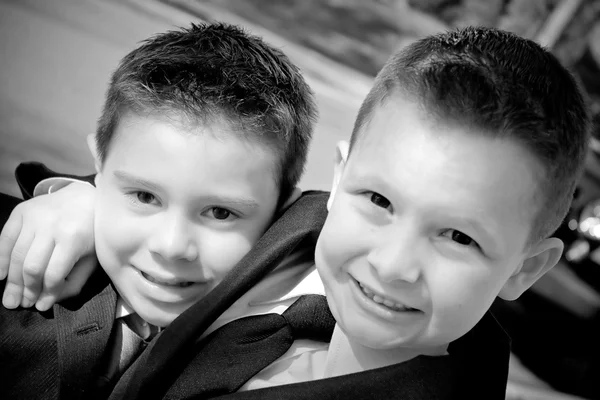 Щаслива двох хлопчиків — стокове фото