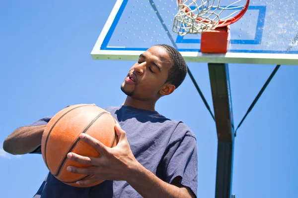 Jogador de basquetebol — Fotografia de Stock