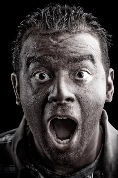 Przestraszony mężczyzna krzyczy — Zdjęcie stockowe