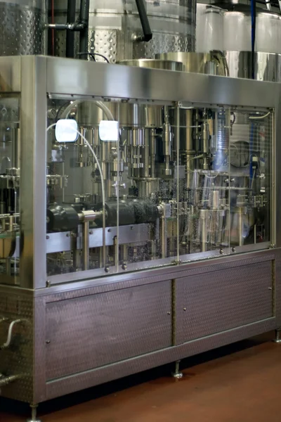 Máquina embotelladora de vino —  Fotos de Stock