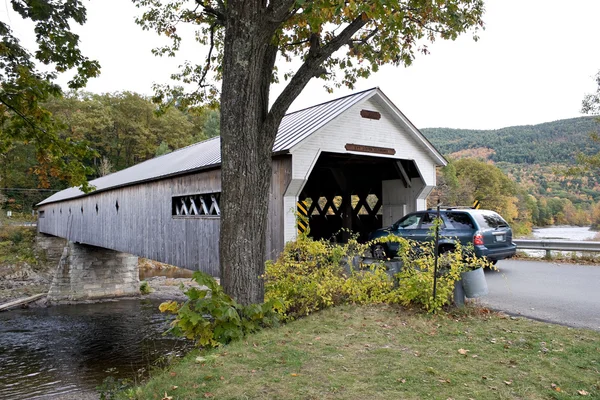 Вермонтский крытый мост — стоковое фото